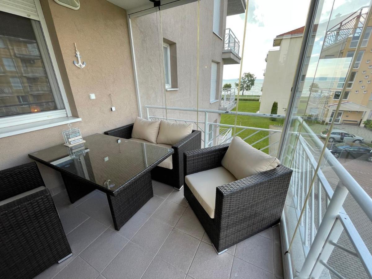 Siófoki Vízparti Nyaraló - Lake Side Apartman Kültér fotó