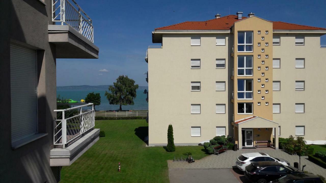 Siófoki Vízparti Nyaraló - Lake Side Apartman Kültér fotó